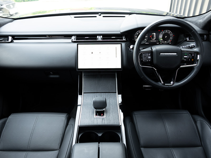 Land Rover Range Rover Velar 2.0 P400e Revised Black #3