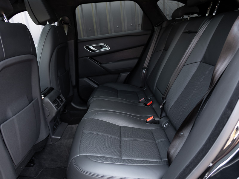 Land Rover Range Rover Velar 2.0 P400e Revised Black #6