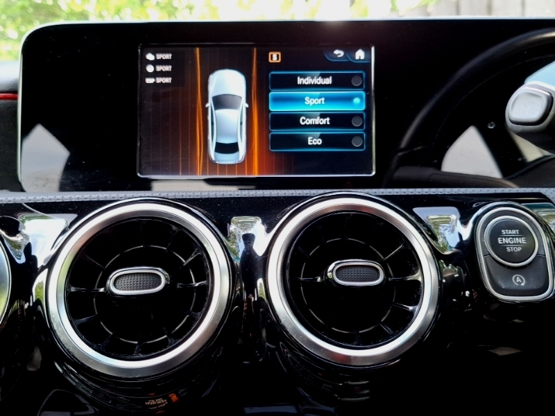 Mercedes-Benz A Class A180d 2.0 Sport Black #15