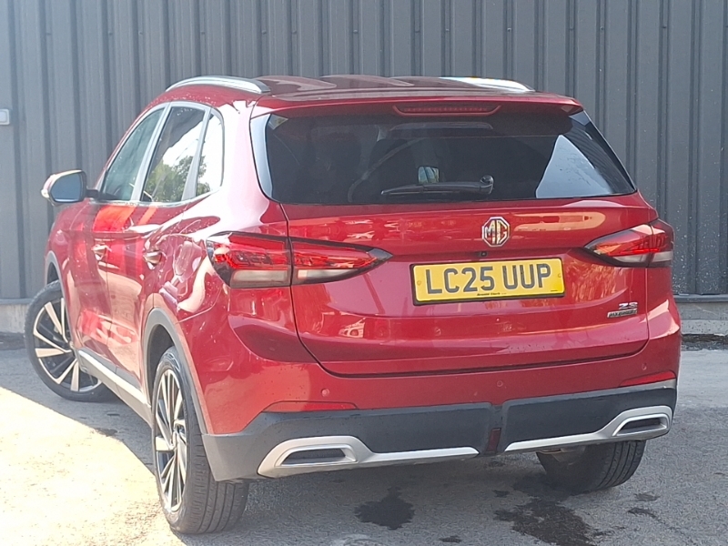 MG ZS 1.5 Hybrid Trophy Red #2