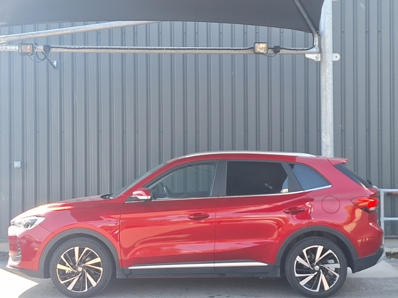 MG ZS 1.5 Hybrid Trophy Red #4