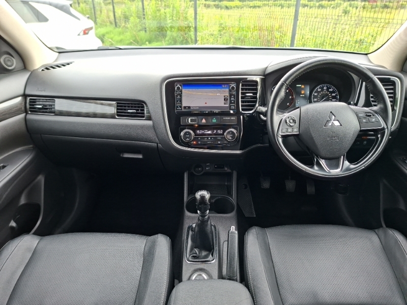Mitsubishi Outlander 2.2 Di-d Gx4 White #3