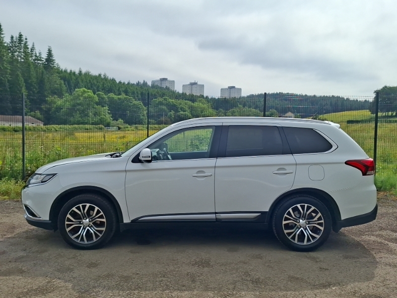 Mitsubishi Outlander 2.2 Di-d Gx4 White #4