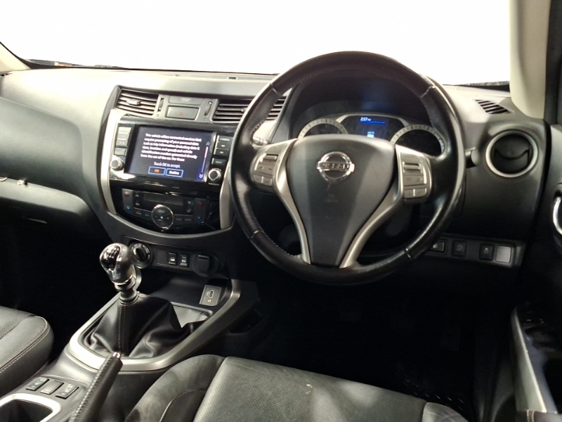 Nissan Navara Dci Tekna Black #8