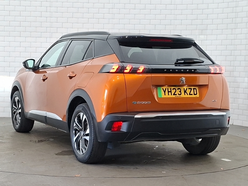 Peugeot e-2008 100Kw Gt 50Kwh Orange #2