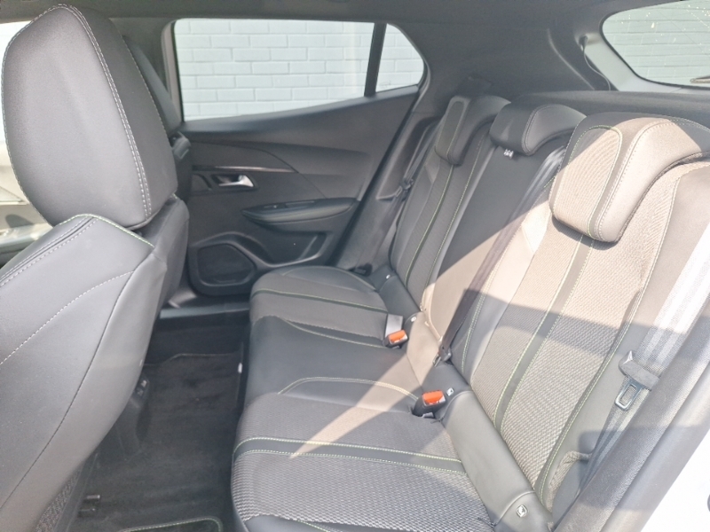 Peugeot 2008 1.2 Puretech 130 Gt Eat8 White #6