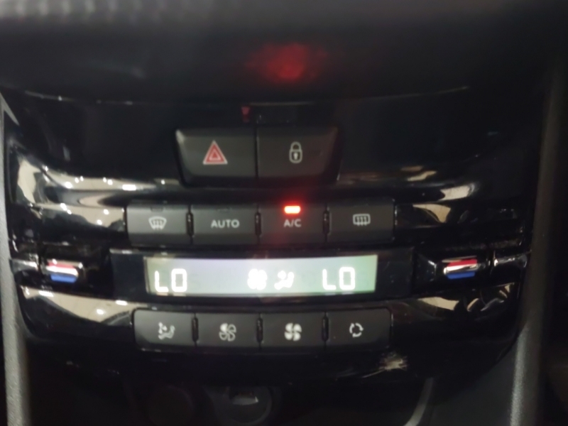 Peugeot 208 Gt Line Silver #16