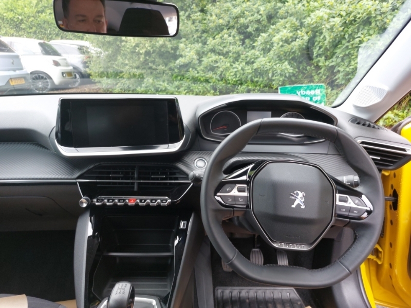 Peugeot 208 1.2 Puretech Active Premium Yellow #3
