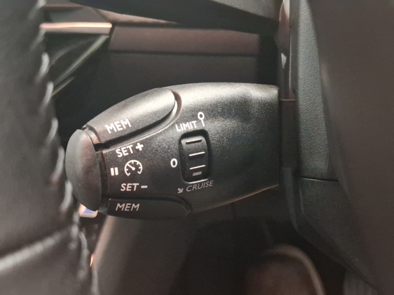 Peugeot 208 1.2 Puretech 100 Allure Grey #17