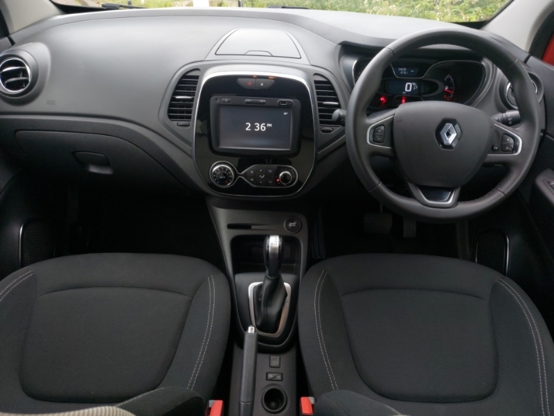 Renault Captur 1.5 Dci 90 Iconic Edc Red #3