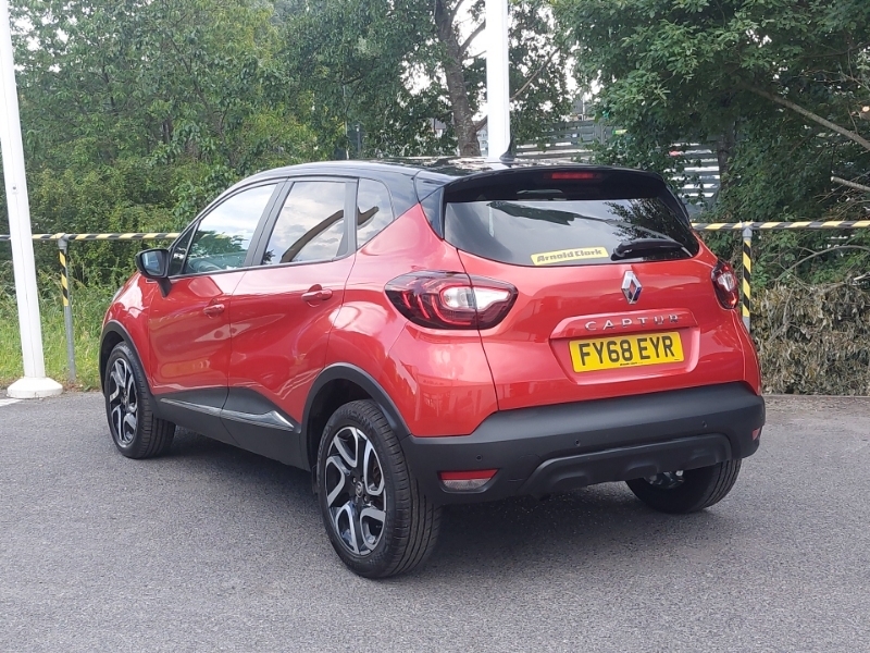 Renault Captur 1.5 Dci 90 Iconic Edc Red #2