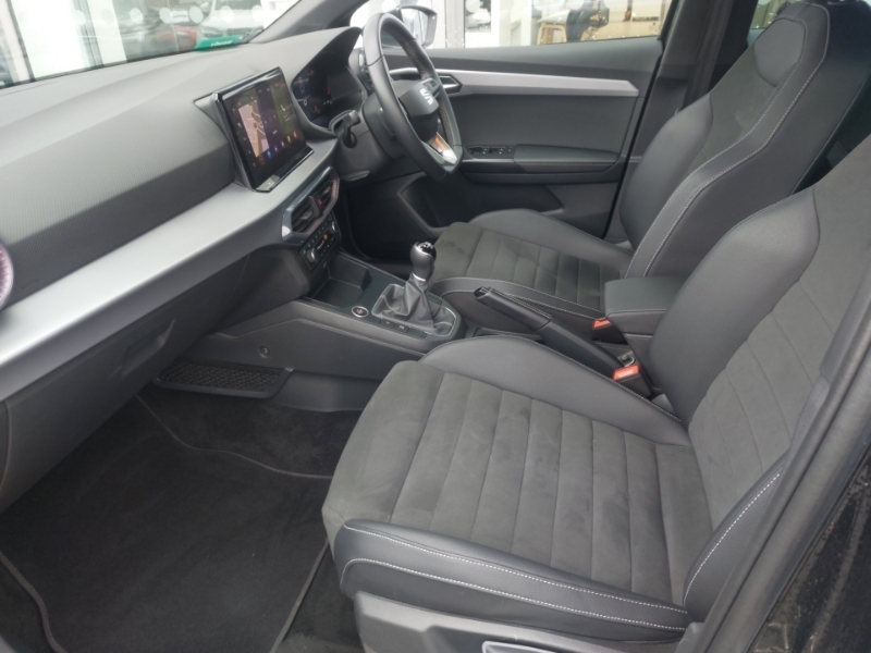Seat Ibiza 1.0 Tsi 115 Xcellence Black #5