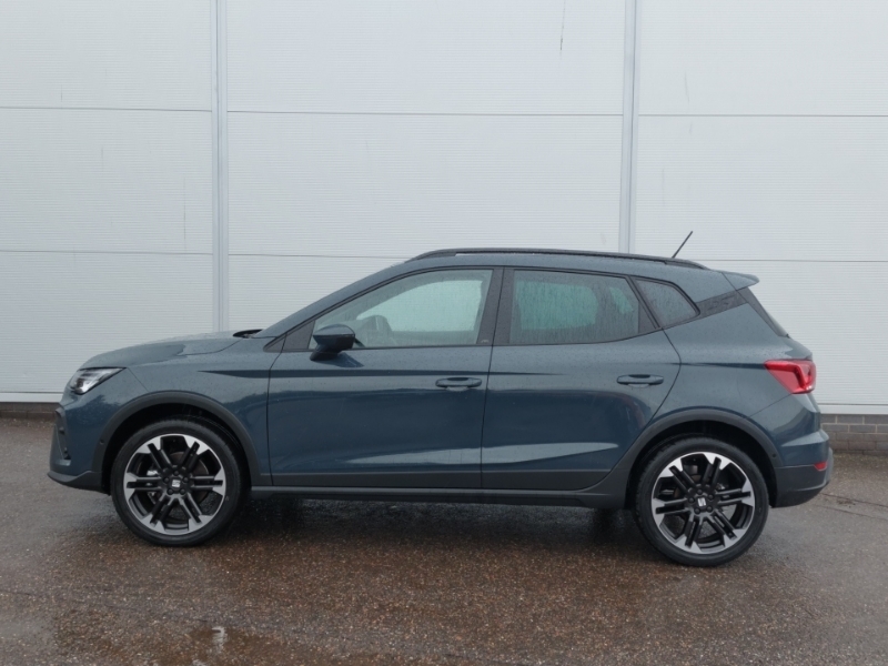 Seat Arona 1.0 Tsi 115 Fr Sport Dsg Blue #4