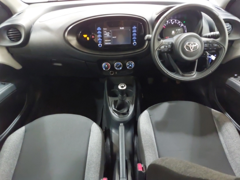 Toyota Aygo X 1.0 Vvt-i Pure White #3