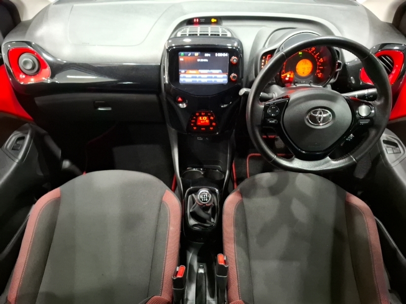 Toyota Aygo 1.0 Vvt-i X-cite 4 Red #3