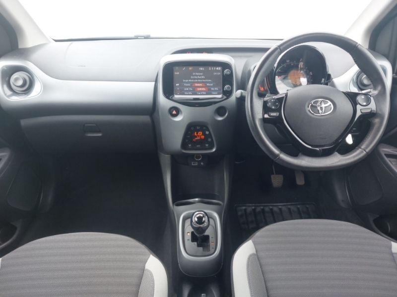 Toyota Aygo 1.0 Vvt-i X-plore X-shift Grey #3