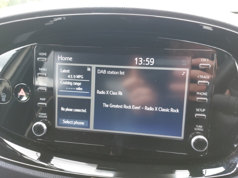 Toyota Aygo X Exclusive Green #15