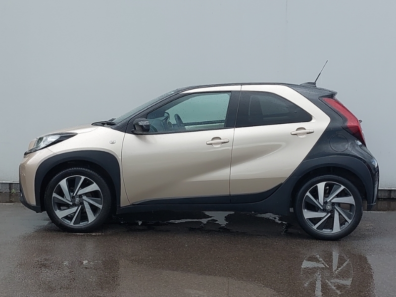 Toyota Aygo X 1.0 Vvt-i Edge Beige #4