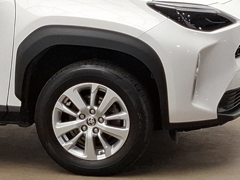 Toyota Yaris Cross Excel White #9
