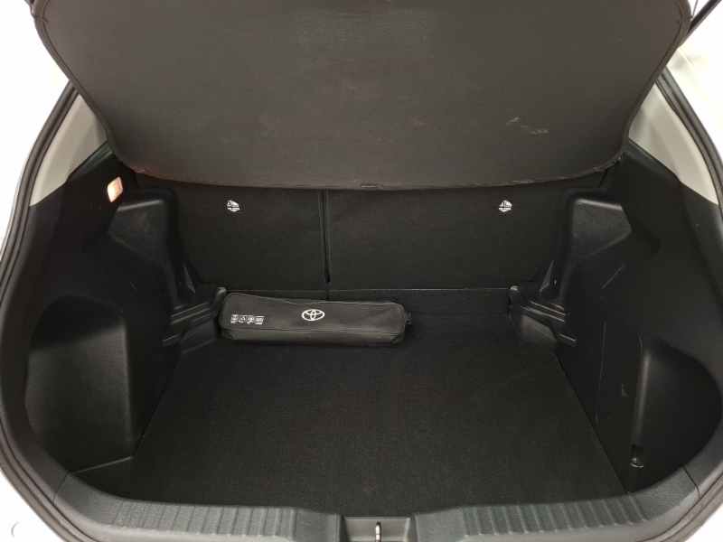 Toyota Yaris Cross Excel White #8