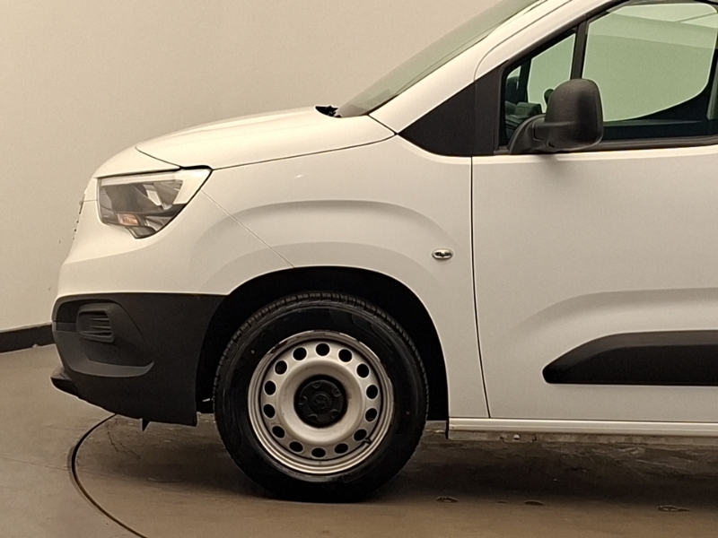 Vauxhall Combo 1.5-turbo-d-2300-edition-auto-l2-h1-euro-6-ss-4 White #19
