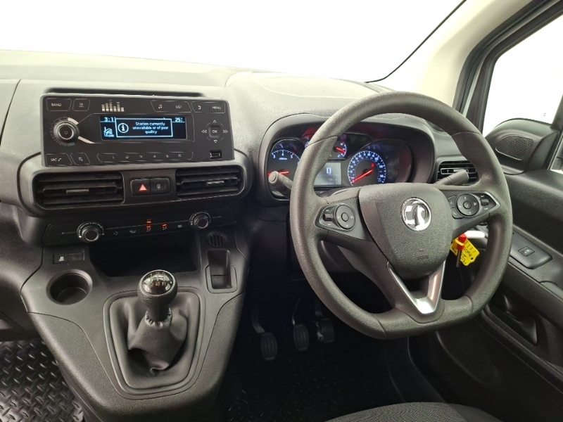 Vauxhall Combo 1.5-turbo-d-2300-edition-auto-l2-h1-euro-6-ss-4 White #8