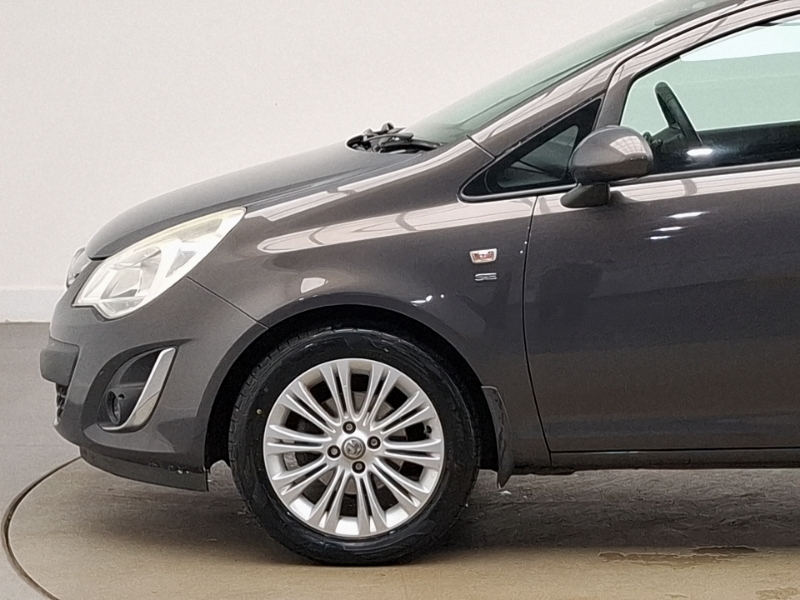 Vauxhall Corsa 1.2 16V Limited Edition Euro 5 White #19