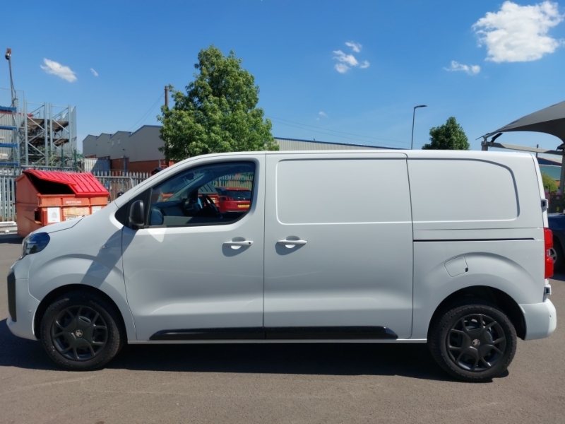 Vauxhall Vivaro 1.5 Turbo D 120 Pro H1 Van White #4
