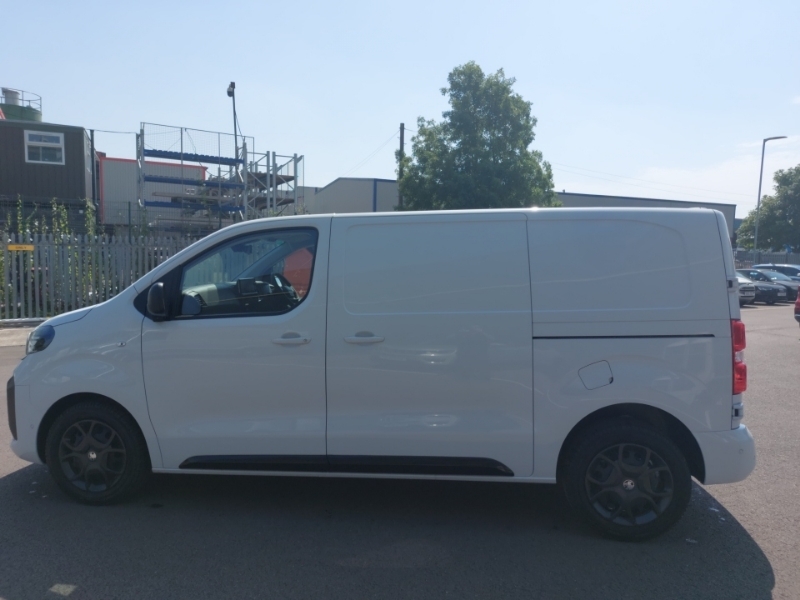 Vauxhall Vivaro 1.5 Turbo D 120 Pro H1 Van White #4