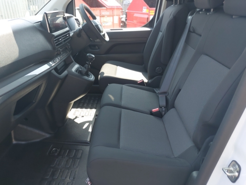 Vauxhall Vivaro 1.5 Turbo D 120 Pro H1 Van White #5