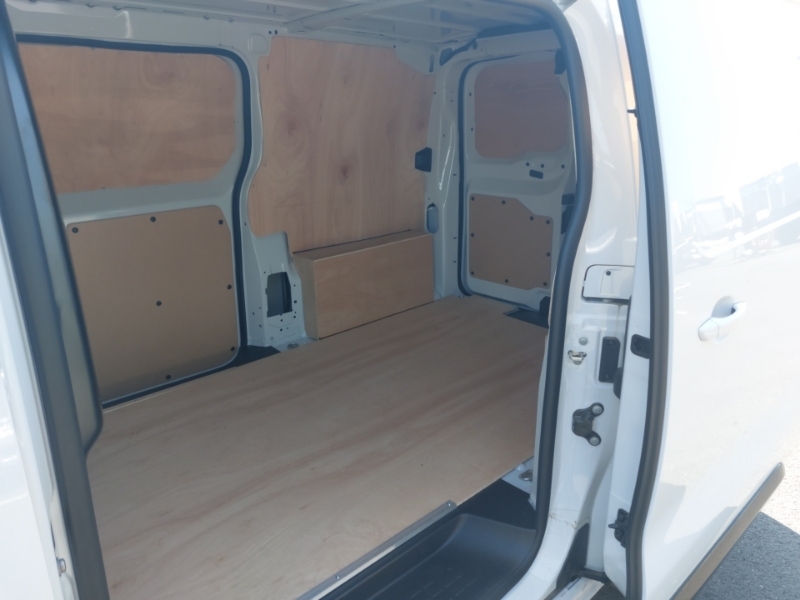 Vauxhall Vivaro 1.5 Turbo D 120 Pro H1 Van White #6