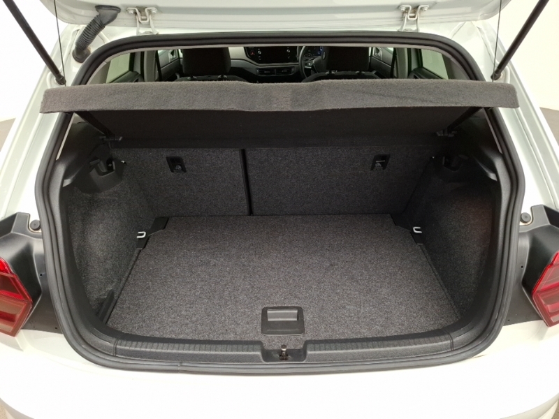 Volkswagen Polo 1.0 Evo 80 Match Black #18