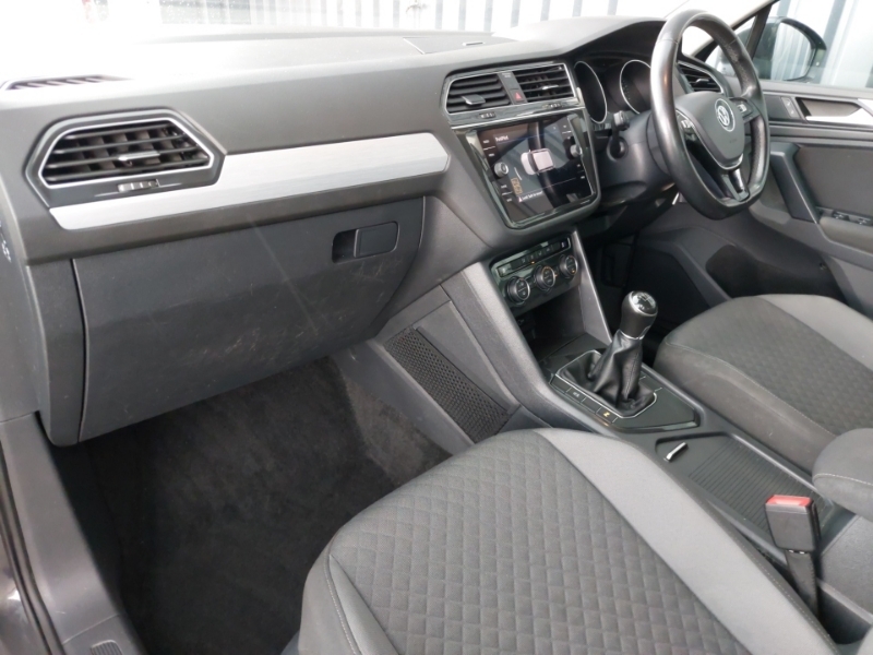 Volkswagen Tiguan Se Navigation Grey #5