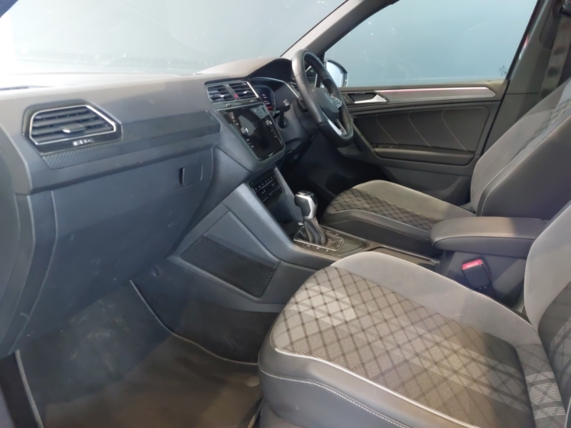 Volkswagen Tiguan 1.5 Tsi 150 Black Edition Dsg Grey #4
