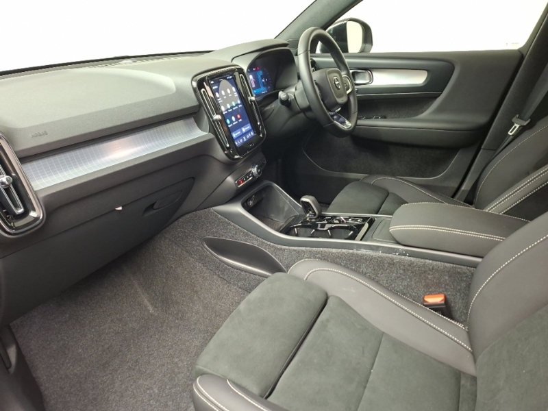Volvo XC40 2.0 B4p Plus Black Edition Black #5