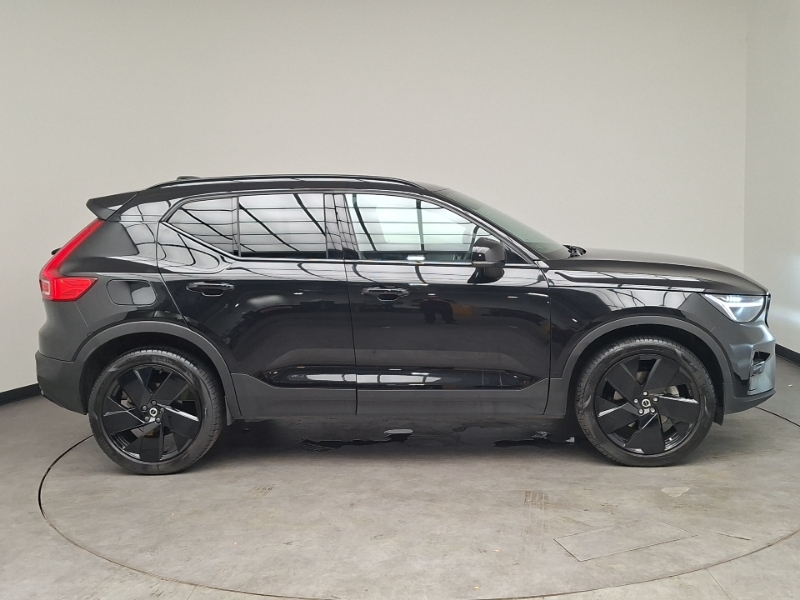 Volvo XC40 2.0 B4p Plus Black Edition Black #4