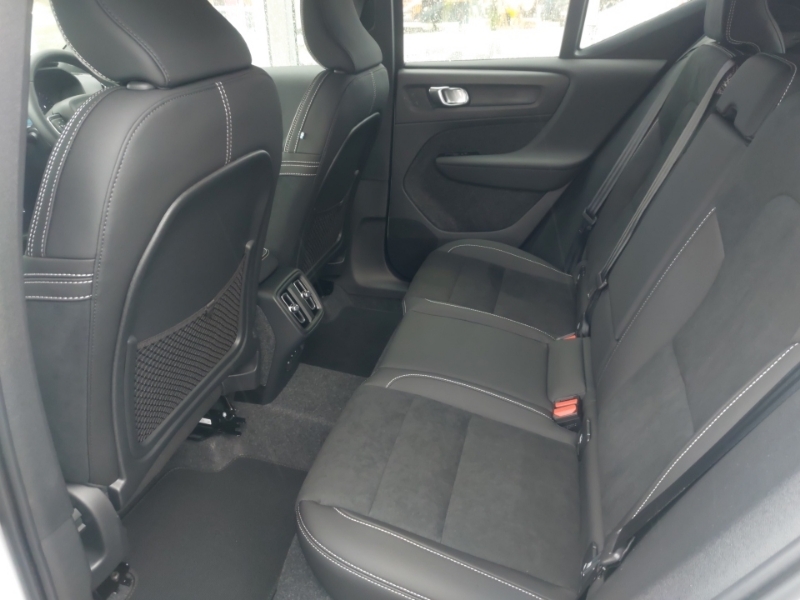 Volvo XC40 Plus, B3 Mild Hybrid, Dark  #6
