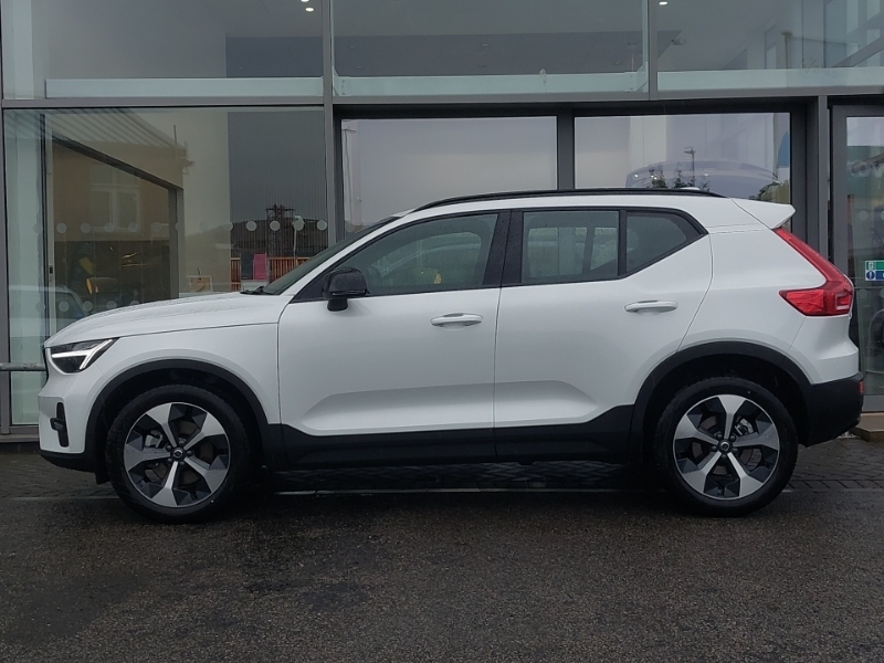 Volvo XC40 Plus, B3 Mild Hybrid, Dark  #4