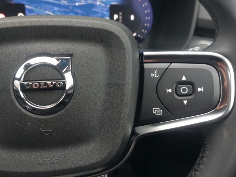 Volvo XC40 Plus, B3 Mild Hybrid, Dark  #13