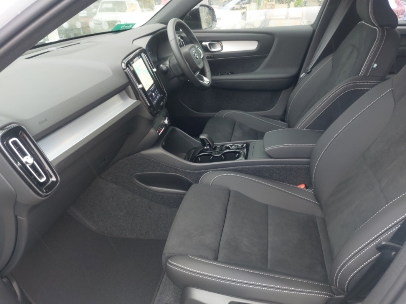 Volvo XC40 Plus, B3 Mild Hybrid, Dark  #5
