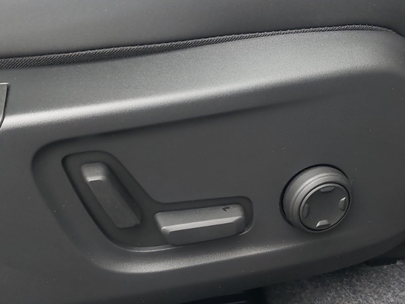 Volvo XC40 Plus, B3 Mild Hybrid, Dark  #17