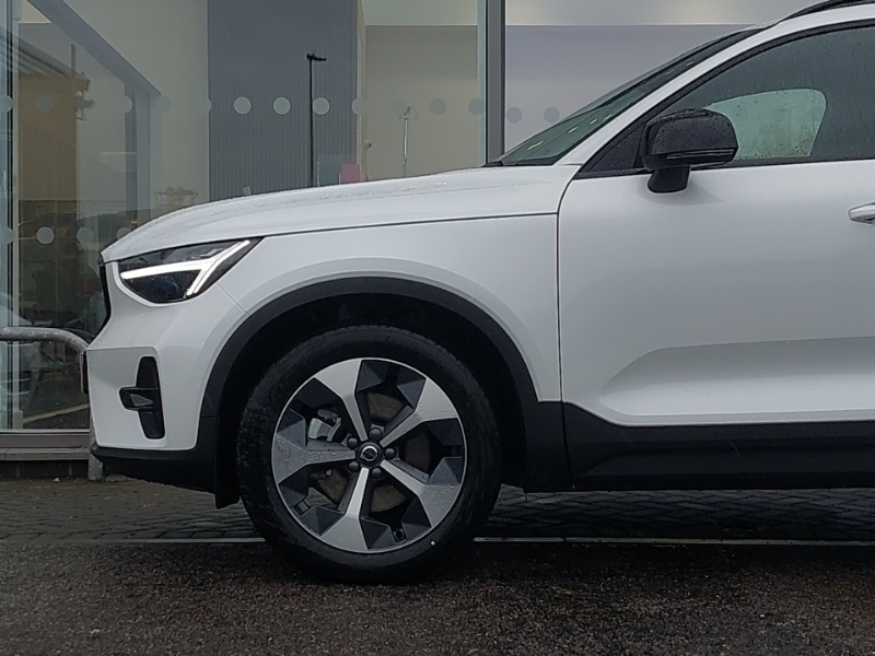 Volvo XC40 Plus, B3 Mild Hybrid, Dark  #19
