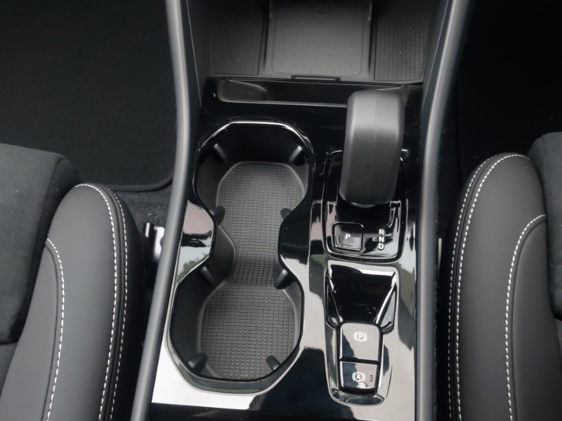 Volvo XC40 Plus, B3 Mild Hybrid, Dark  #15