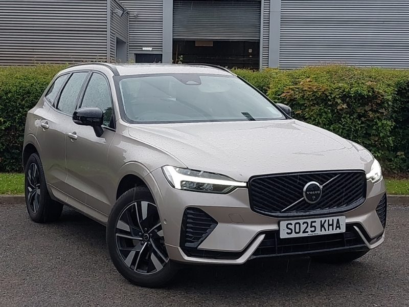 Volvo XC60 2.0 B5p Plus Dark Awd Geartronic Gold
