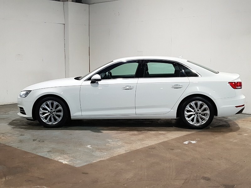 Audi A4 2.0 Tdi Ultra Se S Tronic White #4
