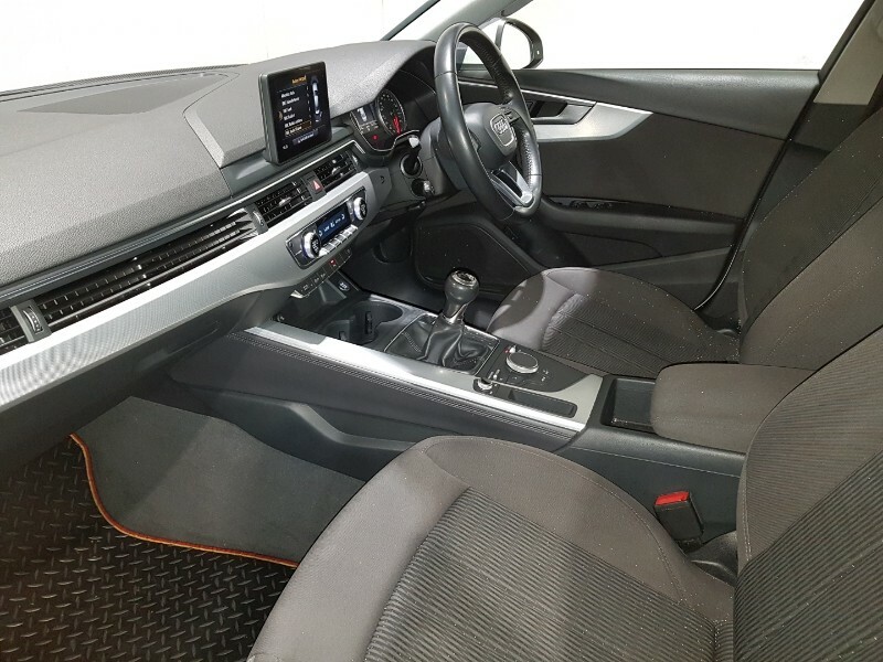Audi A4 2.0 Tdi Ultra Se S Tronic White #5