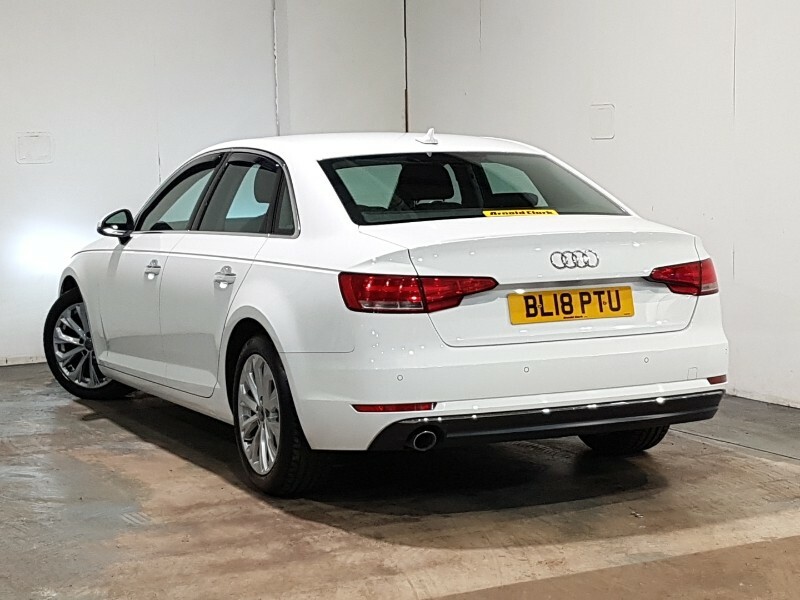 Audi A4 2.0 Tdi Ultra Se S Tronic White #2