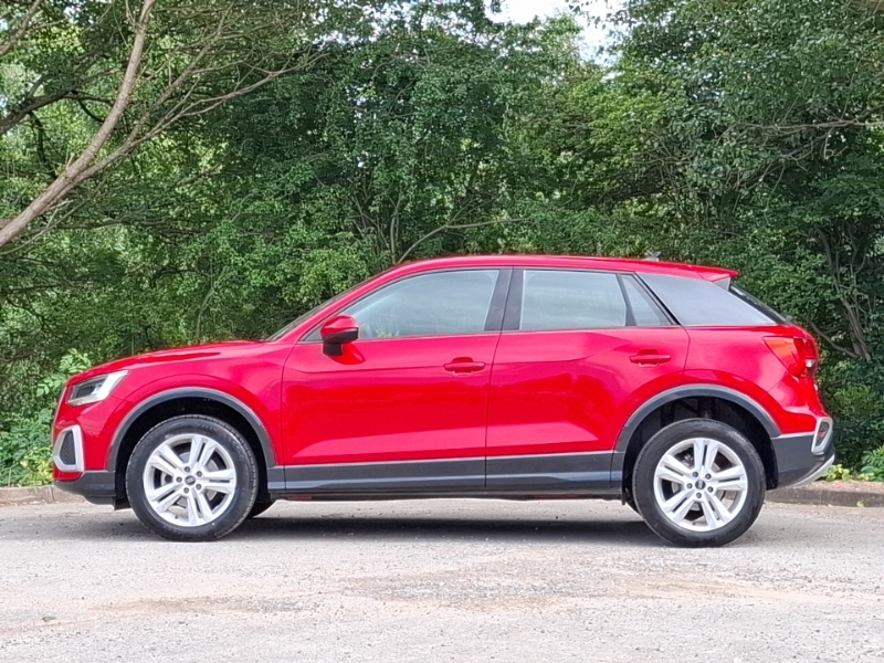 Audi Q2 35 Tfsi Sport Red #4