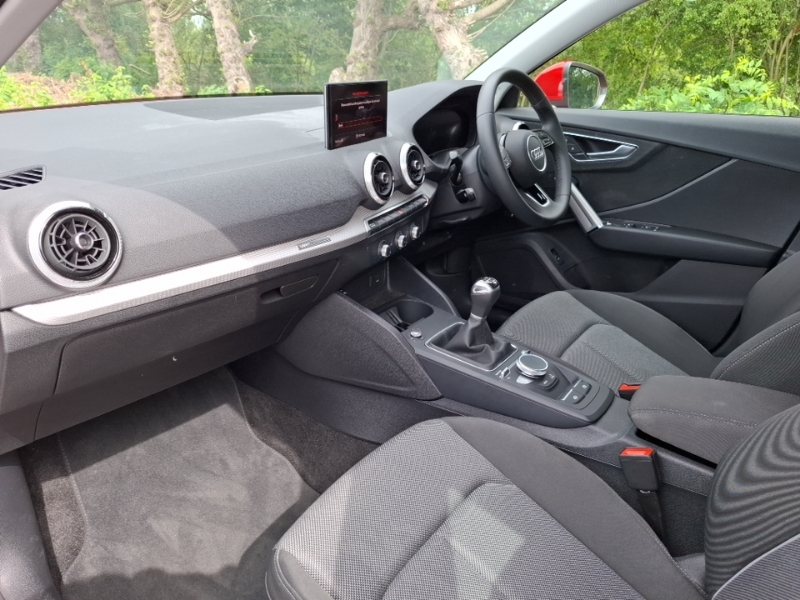Audi Q2 35 Tfsi Sport Red #5