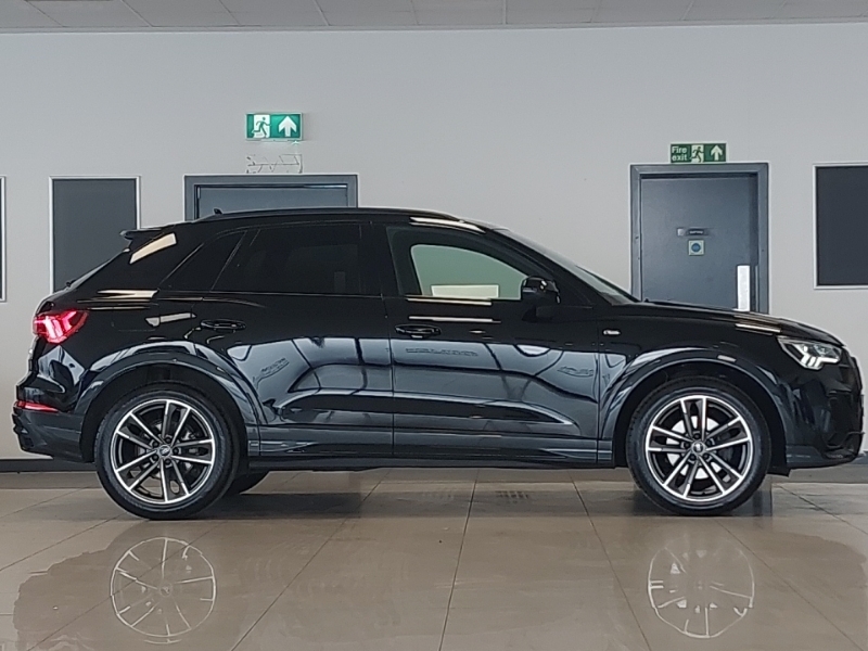 Audi Q3 35 Tfsi Black Edition S Tronic Black #3